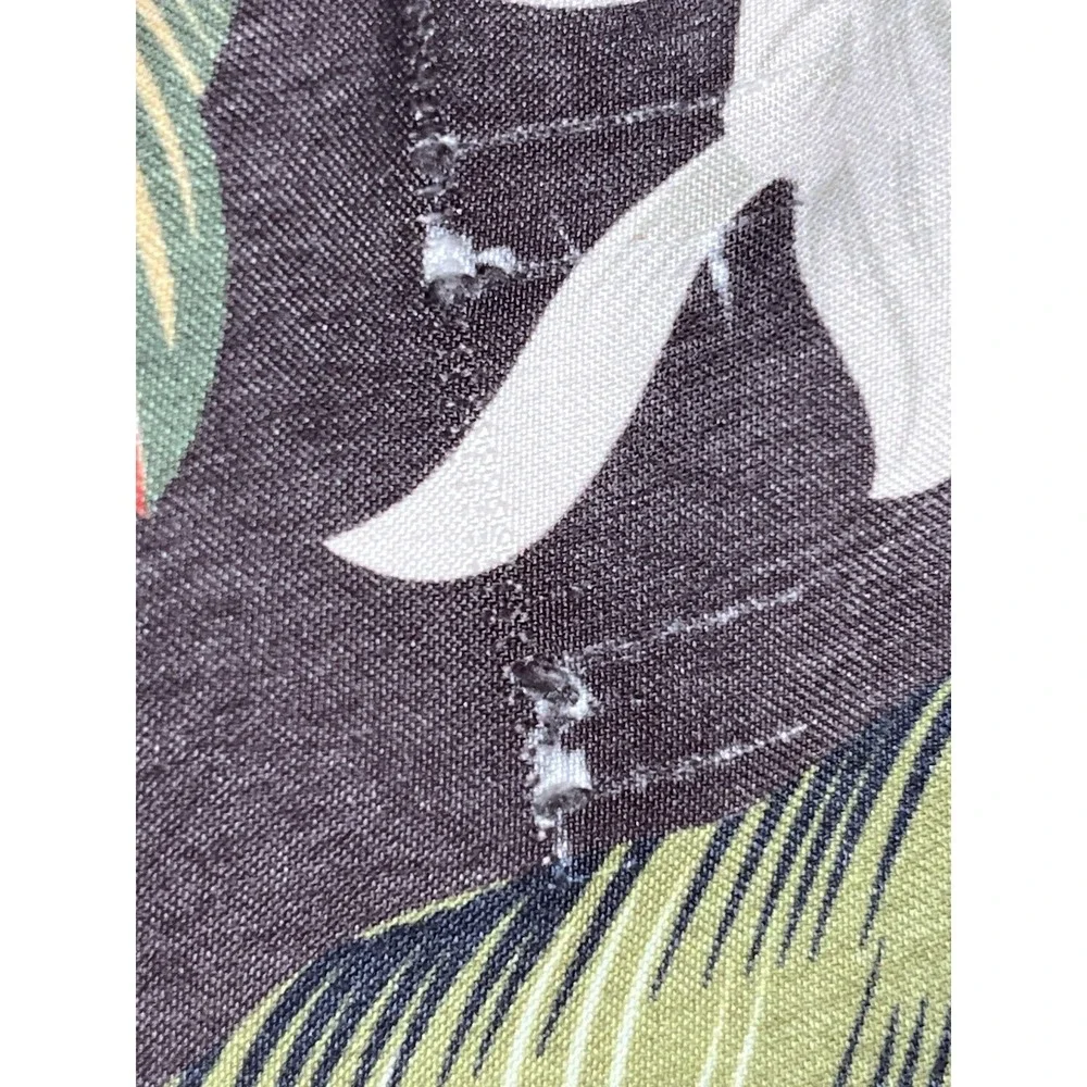 Disney Shorts Men's Size Medium Black‎ Floral Mickey Mouse Swim Trunks Pocket